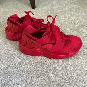 Nike Air Huarache Triple Red